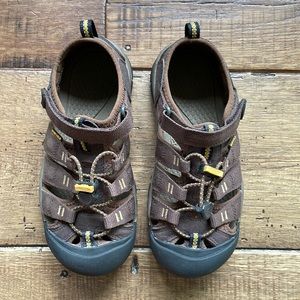 Boys Keen sandals